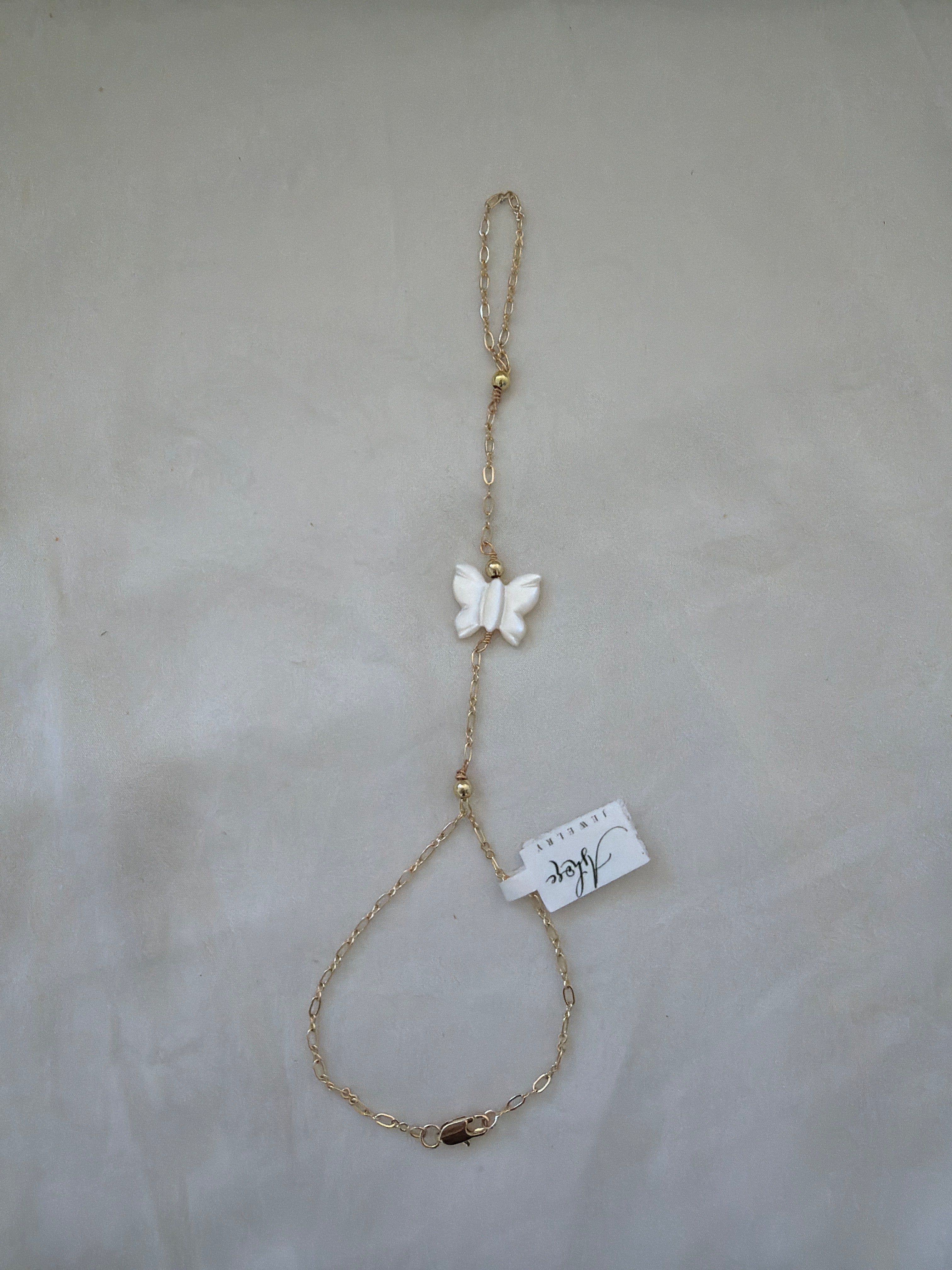 Ashore Jewelry Hand Chain - Butterly Pearl